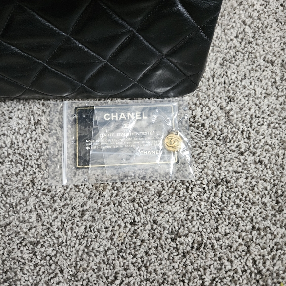 Chanel xl flap - Picture 15 of 17